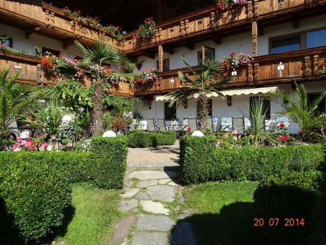 Hotel Lenzenhof Оберау Екстериор снимка